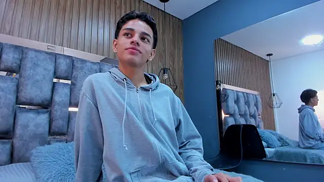 owen  johnson online show from December 5, 12:34 pm