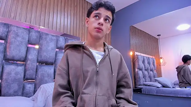owen  johnson online show from July 6, 12:02 pm