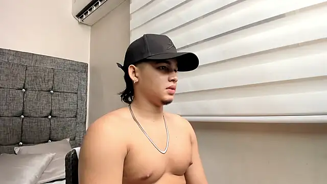 Riky Strong online show from November 7, 3:10 am