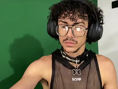 pup edan online show from July 31, 10:52 pm