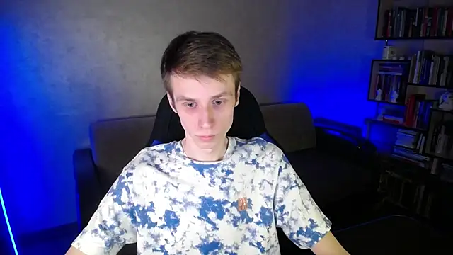 yes cute boy  online show from February 9, 3:16 pm