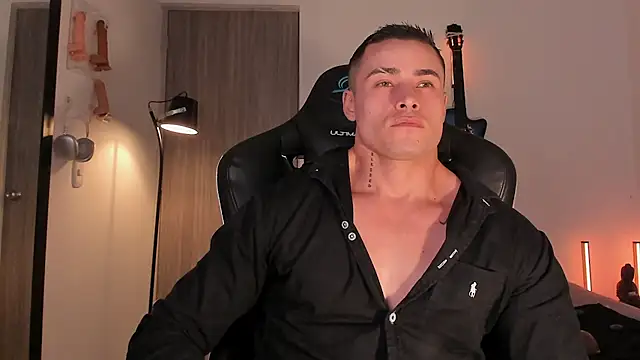 connorsmiith online show from July 28, 4:05 pm