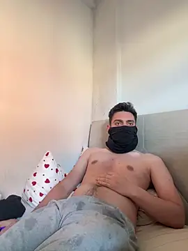 milfshakeow online show from June 6, 12:44 pm