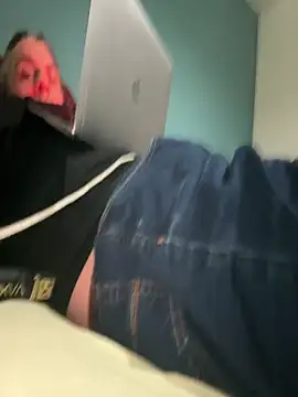 radeczek001 online show from December 17, 12:40 am