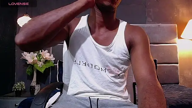 blackbignude online show from October 29, 1:41 am