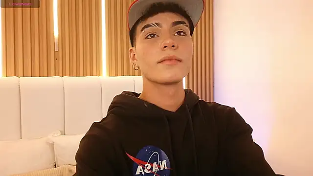 Dulcey  online show from March 17, 5:54 am