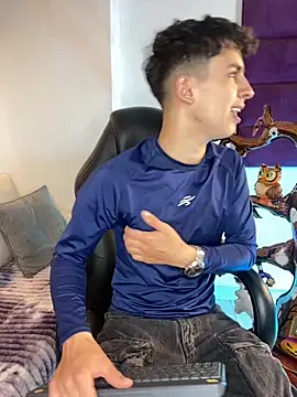 AdrianRinaldi online show from October 29, 7:50 pm