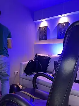 AdrianRinaldi online show from March 27, 8:10 pm