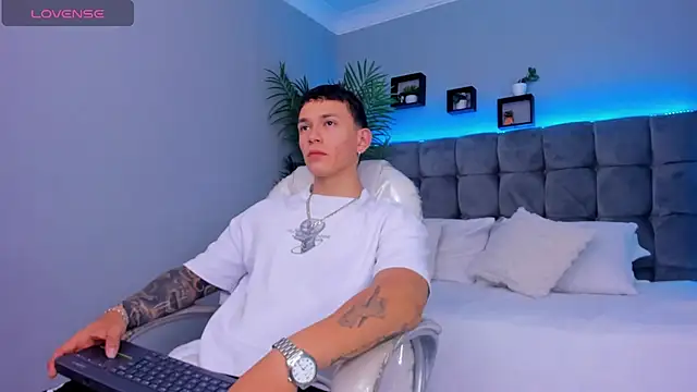 Thomas moon online show from February 15, 1:30 pm