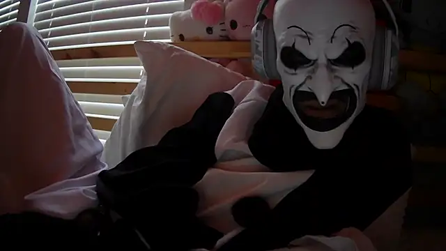 8inchess online show from December 5, 6:59 pm