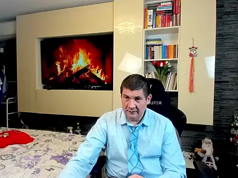 SpartacusDaddy48 online show from February 10, 10:47 pm