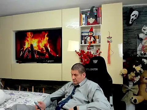 SpartacusDaddy48 online show from March 2, 5:08 am