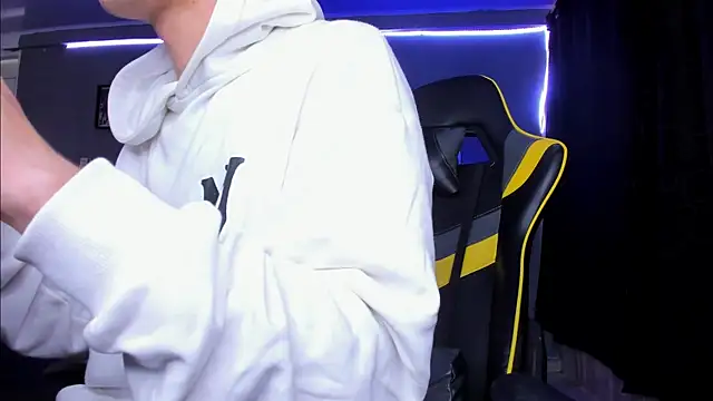 alexgiraldo   online show from November 4, 12:39 pm