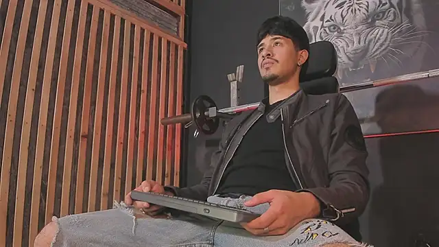 DimitriDeluxe online show from December 5, 8:16 pm