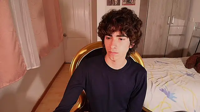 Nude Boy18 online show from November 6, 7:11 am