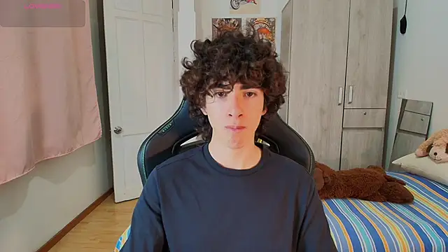 Nude Boy18 online show from December 14, 1:12 am