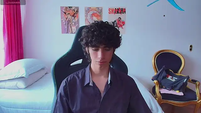 Nude Boy18 online show from July 23, 8:50 pm
