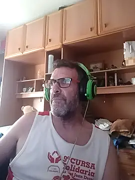 gigolobcn online show from July 18, 5:40 pm