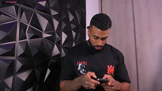 Snapshot of OstinDaniels chatting on October 11, 10:25 pm OstinDaniels online show from October 11, 10:25 pm