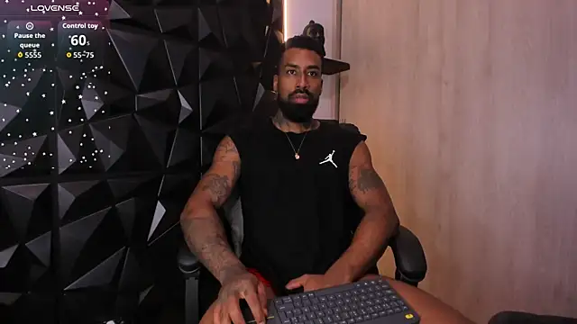 Snapshot of OstinDaniels chatting on September 10, 10:19 pm OstinDaniels online show from September 10, 10:19 pm