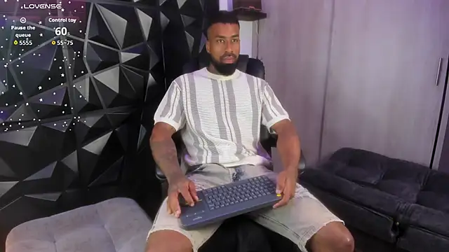 Snapshot of OstinDaniels chatting on September 12, 10:32 pm OstinDaniels online show from September 12, 10:32 pm
