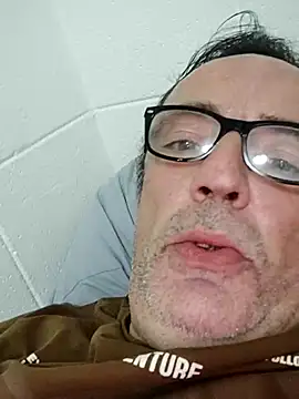 Snapshot of Txacas chatting on September 19, 1:28 am Txacas online show from September 19, 1:28 am