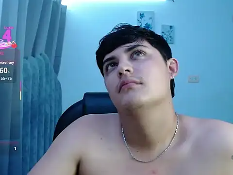 yesitwink  online show from March 21, 4:05 am