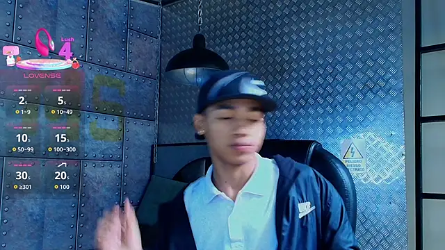 AlanCutee online show from October 26, 1:13 pm