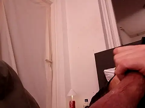 Snapshot of handsome8inchh chatting on November 1, 12:15 am handsome8inchh online show from November 1, 12:15 am