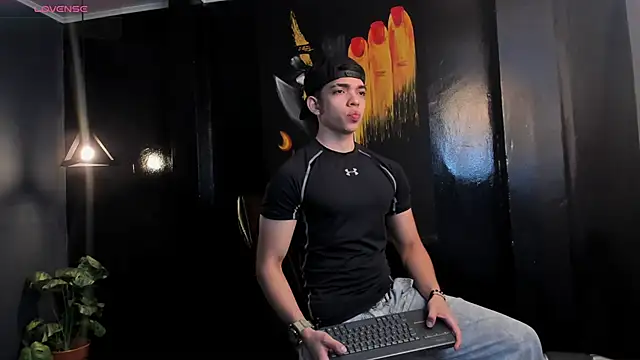 Eryonbradley online show from December 3, 11:38 am