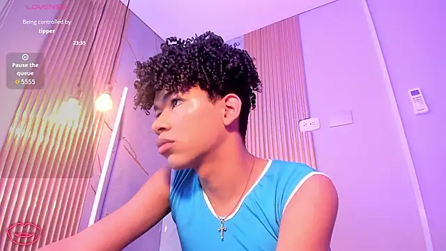 Ivone Rose  online show from November 4, 12:28 pm