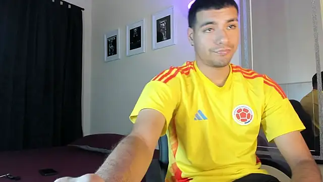 TeamPorn 19 online show from December 13, 8:15 pm