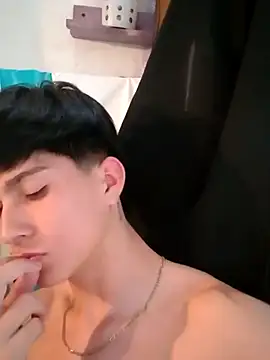 LUISSLEONN0958 online show from September 12, 11:16 pm