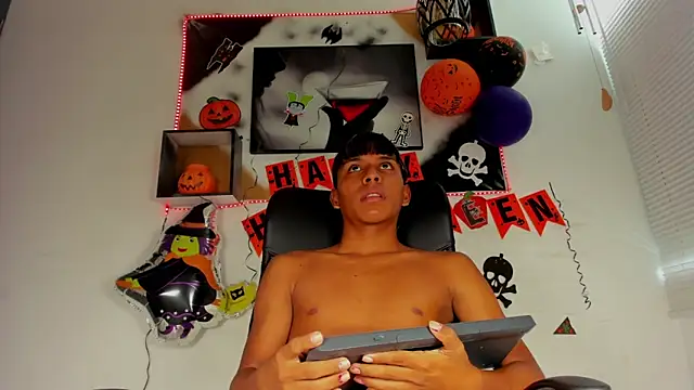 tyler twink boy online show from October 27, 2:30 pm