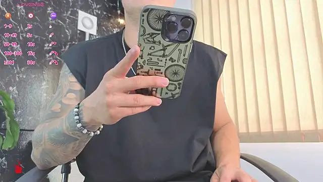 Alexander ferre online show from April 11, 1:14 pm