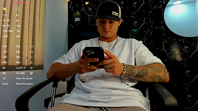 Alexander ferre online show from October 6, 2:33 pm