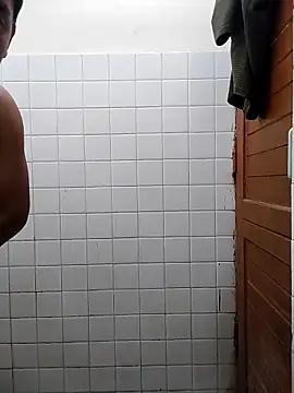 COme8989 online show from February 5, 8:21 am