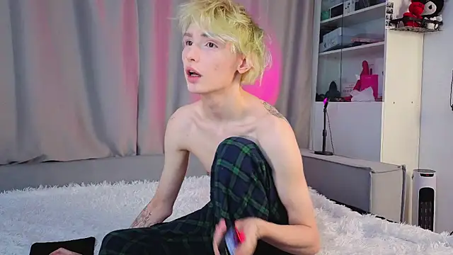 Your avatar online show from December 17, 12:18 am