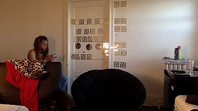 Diodre Benyoon online show from April 15, 1:38 am