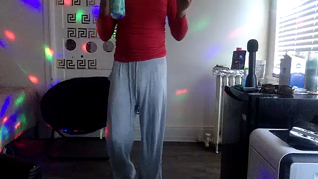 Diodre Benyoon online show from April 15, 9:48 pm