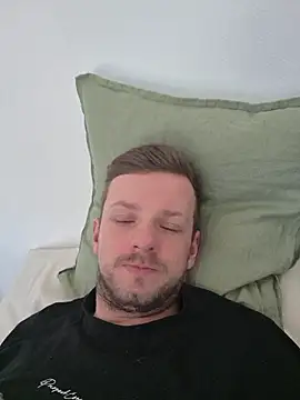 6incheswannacum online show from January 14, 1:05 pm