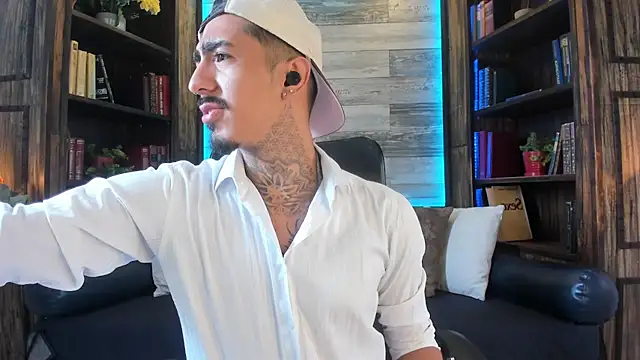 Donovan Desmond online show from October 13, 7:53 pm