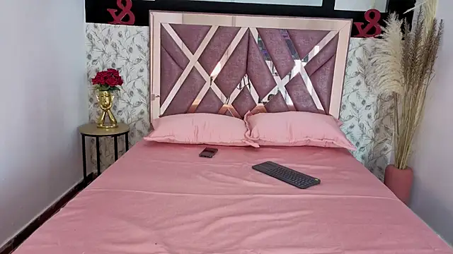 mysterius boy online show from December 3, 8:48 pm