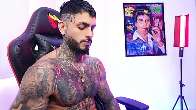 logan hugh8 online show from December 22, 2:47 pm