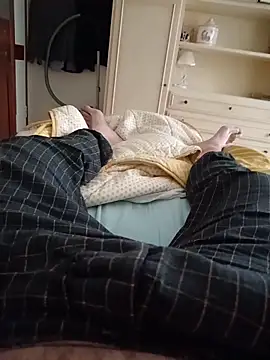 Empi19cm online show from April 12, 4:30 pm