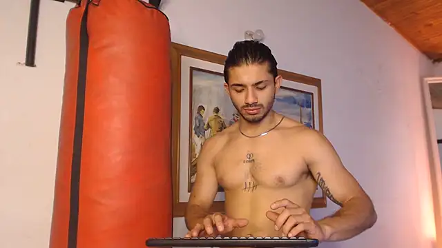 ArturoCardona  online show from June 1, 4:07 pm