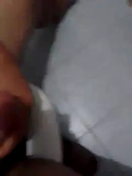 Snapshot of Faical06 chatting on October 28, 1:35 pm Faical06 online show from October 28, 1:35 pm