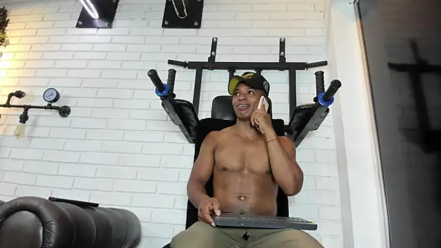 ItaloMoore online show from March 17, 11:57 am