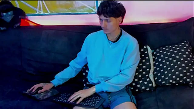 Dioniso guy8 online show from April 3, 9:11 pm