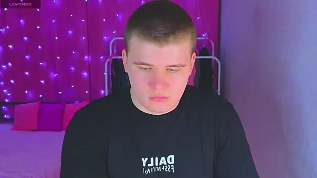 kittenmurr online show from January 14, 8:34 pm